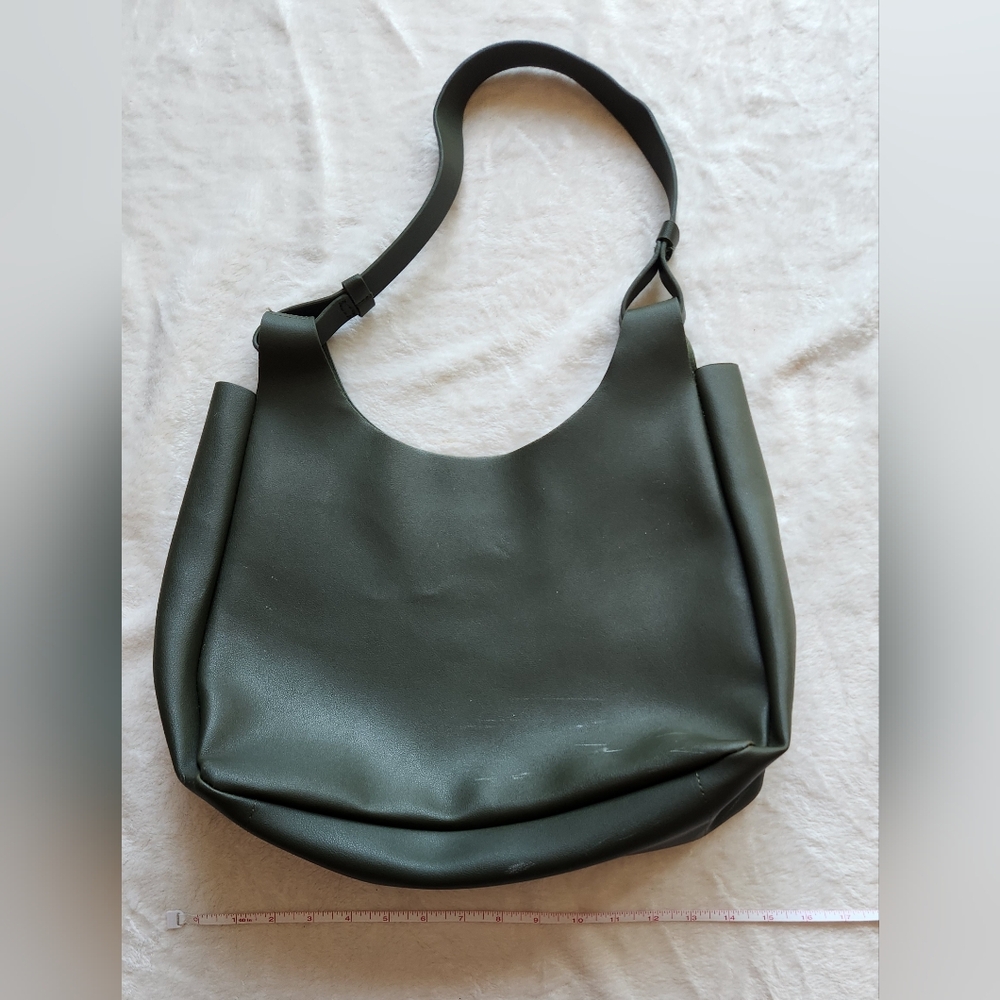 Neiman Marcus Green Shoulder Vegan Leather Bag with Modern Trapezoidal Design - Picture 3 of 13